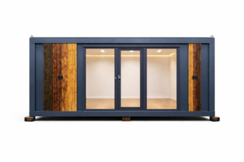 Continer modular modern cu accente de lemn